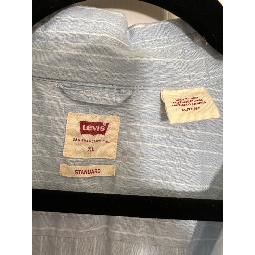Levis Mens XL Light Blue White Pinstripe Short Sleeve Button Down Shirt Standard - Picture 2 of 4
